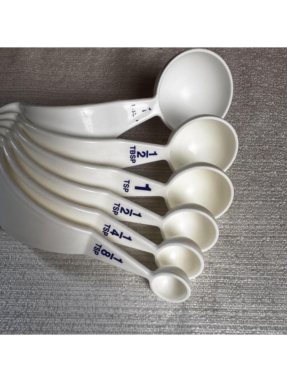Vintage Tupperware Measuring Spoon Set White Nesting Spoons - Picture 3 of 6